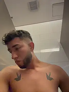 Chat +18 de liam_bronw ao vivo