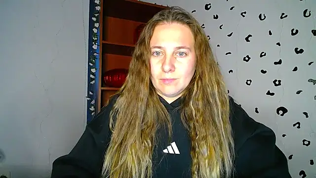 Show modela Nionelly na web-kameri