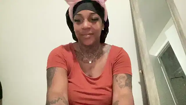 CreamesensationのライブXXXチャット