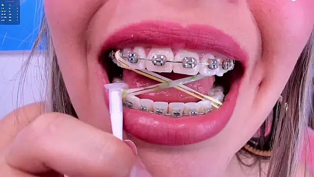 แชท XXX สดของ miss__evolet