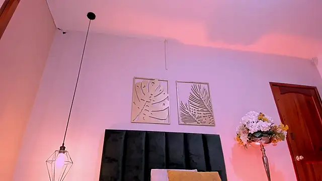 SeleneLujan Chat XXX in diretta