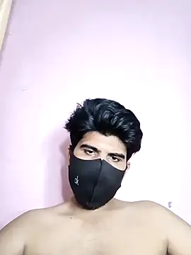 MASTTERRR: διαδικτυακό σόου στην κάμερα