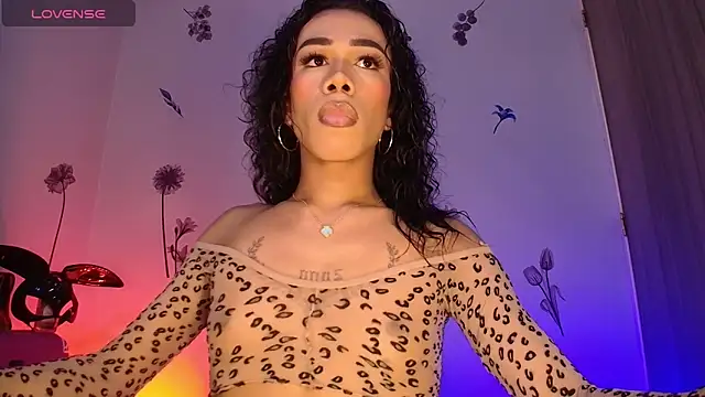 Dark_engel: διαδικτυακό σόου στην κάμερα