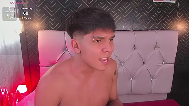 Show modela Thiago_Kozak na web-kameri