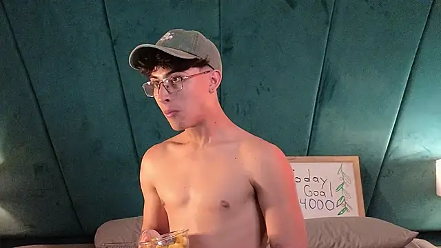 Aaron_Eze Chat XXX in diretta