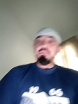 ClonicKaaba élő XXX-chatje