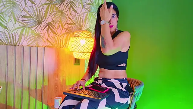 Chat +18 de Sunny_River ao vivo