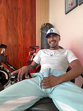 Latinmoster_boss Chat XXX in diretta