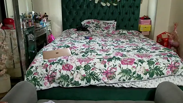 mzpretty444's Live XXX Chat