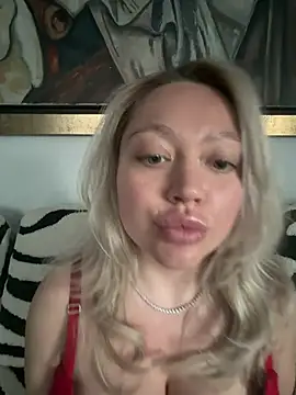 misstitmouseofficial Show in webcam