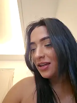 SaharQamar élő XXX-chatje