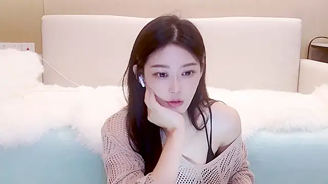 E-ll-A's Live XXX Chat