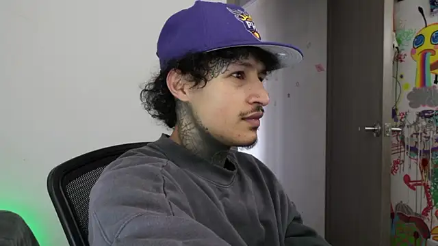 trieone's Live XXX Chat