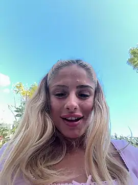 Show modela SophieVJ na web-kameri