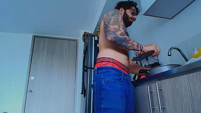 thomas_gun 现场XXX聊天