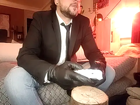 Chatroom XXX en direct de Titilouonlyf69