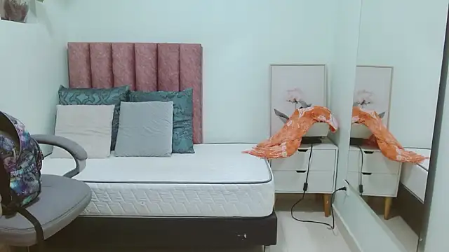 sophia_hadid Chat XXX live