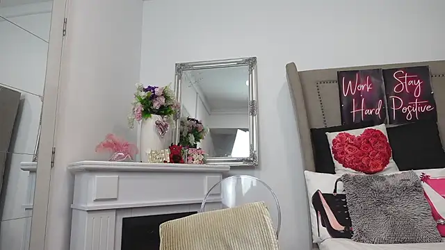 LexyRene Adlı Modelin Canlı XXX Sohbeti