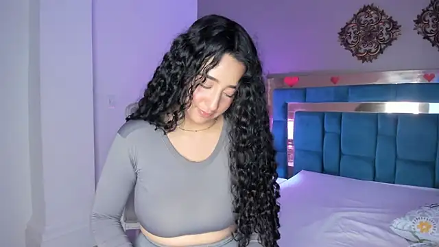 Chatroom XXX en direct de BellaSwwan