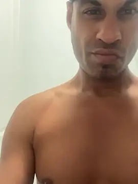 ZF-AthleteのライブXXXチャット