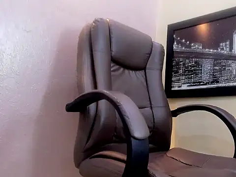 Oswalldo__ Adlı Modelin Canlı XXX Sohbeti