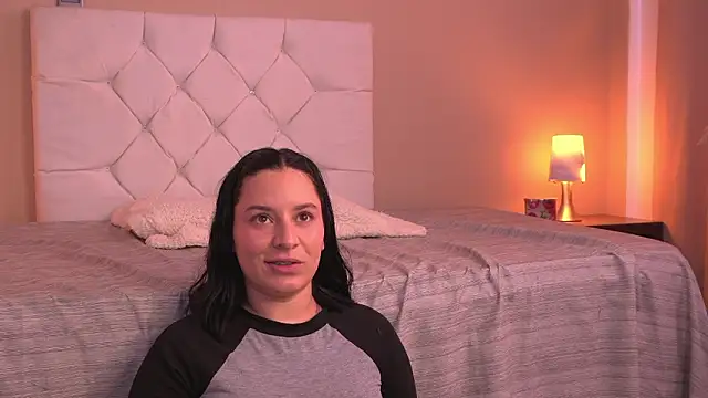 XXX chat uživo modela Dollhell