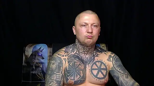 devilWithTatsn Webbikameraesitys