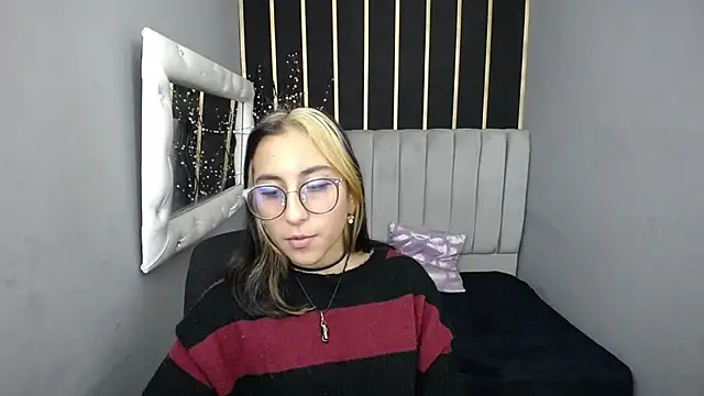 moon_shut's Live XXX Chat