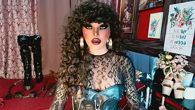 Show modela demonfuta na web-kameri