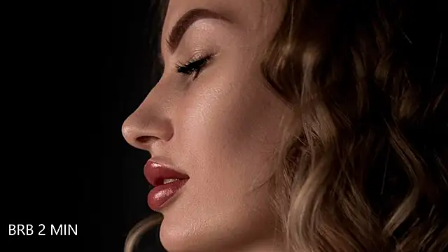 SoftnessMila – Live XXX-chat