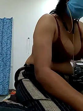 Ipsita-bold Chat XXX in diretta