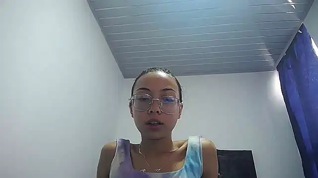 NathaliaSweet_11's Live XXX Chat