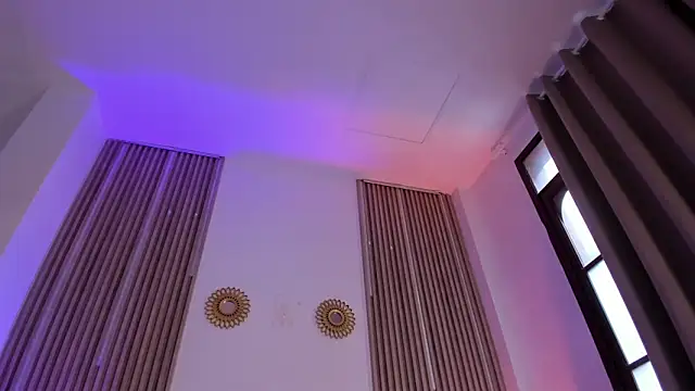 Chat +18 de Victoria_Beaumont ao vivo