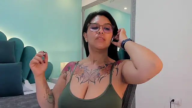 Chat XXX en directo de sharlott18