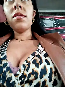 Luianna Adlı Modelin Canlı XXX Sohbeti