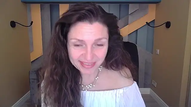 EllaLongのライブXXXチャット