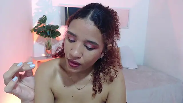 Alice_Grinnerk Adlı Modelin Canlı XXX Sohbeti