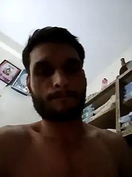 Beinghorny83 在線直播表演