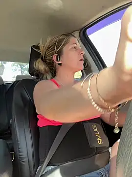 NikkiBlisss élő XXX-chatje