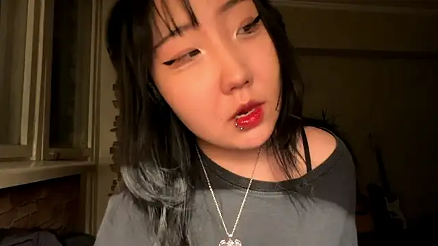 Yunananaa Live XXX Chat