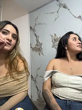 Chat XXX en directo de Antonella_Julieta