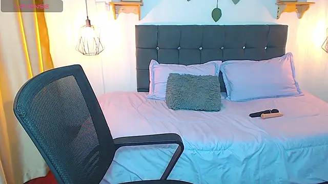 Emma_hassani live XXX chat