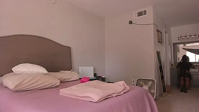 yiauana Live XXX-Chat