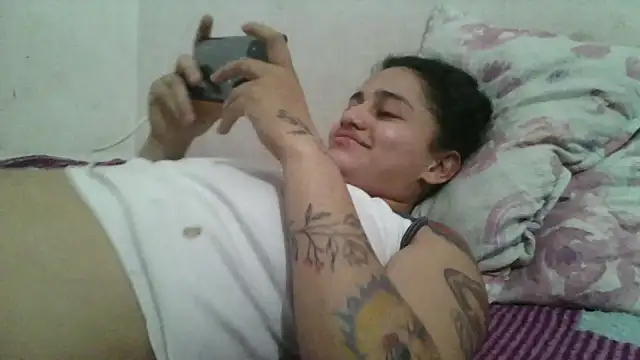 girl_tits' Live XXX Chat