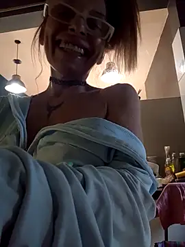 แชท XXX สดของ FrozenWaffle