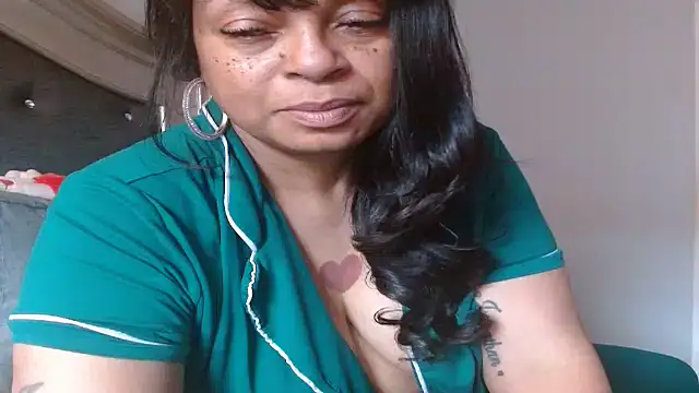 MSweetLindaParks Adlı Modelin Canlı XXX Sohbeti