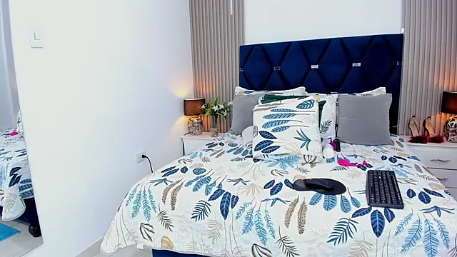 Chat +18 de gabytyara2 ao vivo