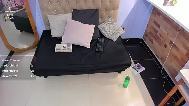 milavega_n Live XXX chat