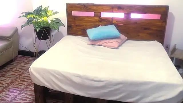 Yeseniaa25_ Chat XXX live