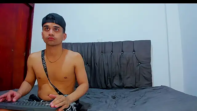 Hot_Boys_69 Chat XXX in diretta